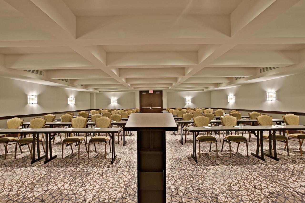 Sheraton Fallsview Hotel 4*